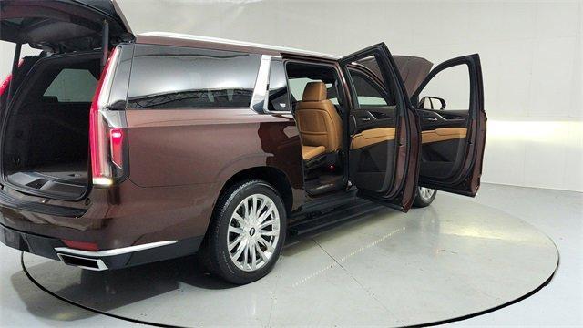 used 2022 Cadillac Escalade ESV car, priced at $57,995