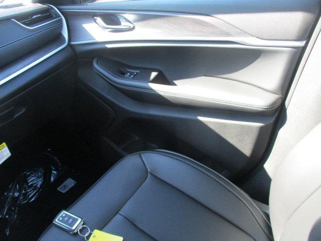 new 2025 Jeep Grand Cherokee car, priced at $44,495