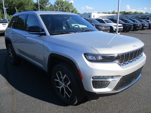 new 2025 Jeep Grand Cherokee car, priced at $44,495