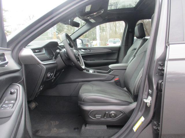 new 2025 Jeep Grand Cherokee car, priced at $42,995