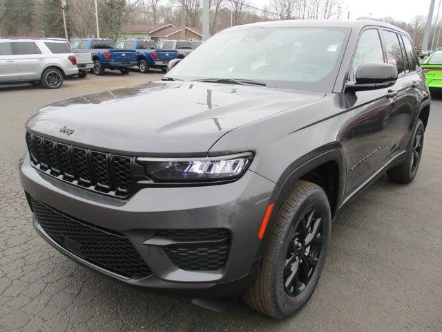 new 2025 Jeep Grand Cherokee car, priced at $42,995