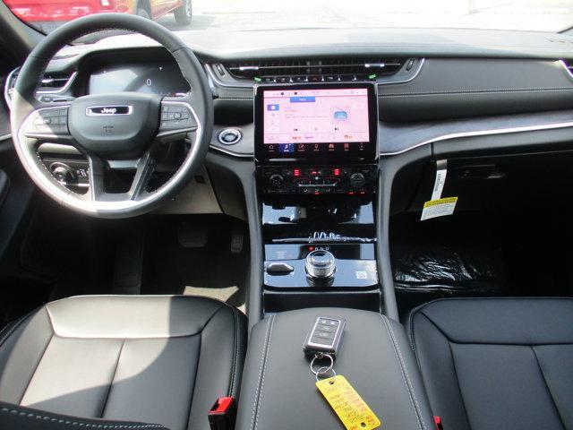 new 2025 Jeep Grand Cherokee car, priced at $44,495