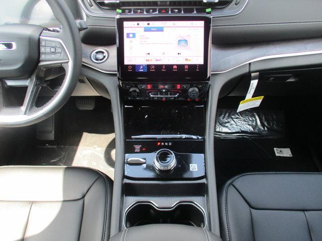 new 2025 Jeep Grand Cherokee car, priced at $44,495