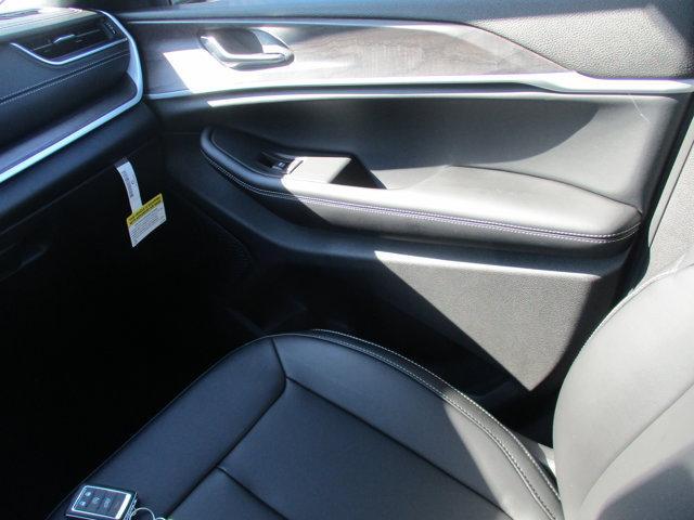 new 2025 Jeep Grand Cherokee car, priced at $44,495