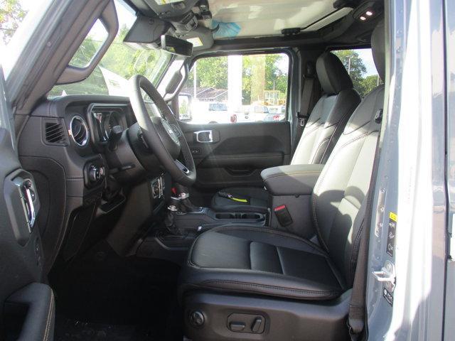 new 2025 Jeep Gladiator car, priced at $46,995