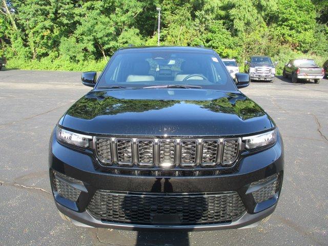 new 2024 Jeep Grand Cherokee car, priced at $43,495