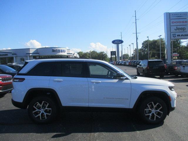 new 2025 Jeep Grand Cherokee car, priced at $43,995