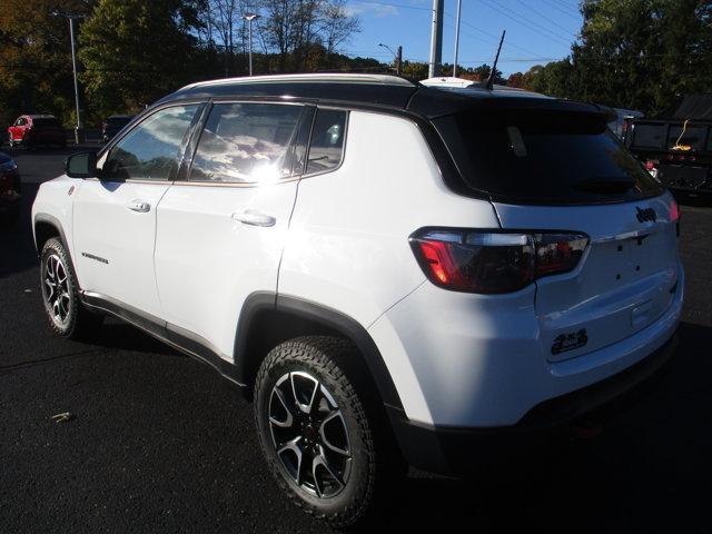 new 2026 Jeep Compass car, priced at $33,995