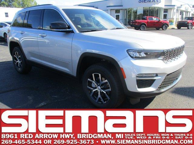 new 2025 Jeep Grand Cherokee car, priced at $44,495