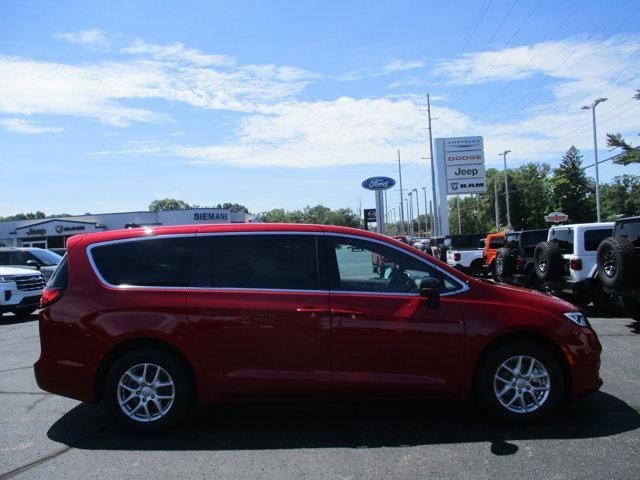 new 2025 Chrysler Pacifica car, priced at $45,941