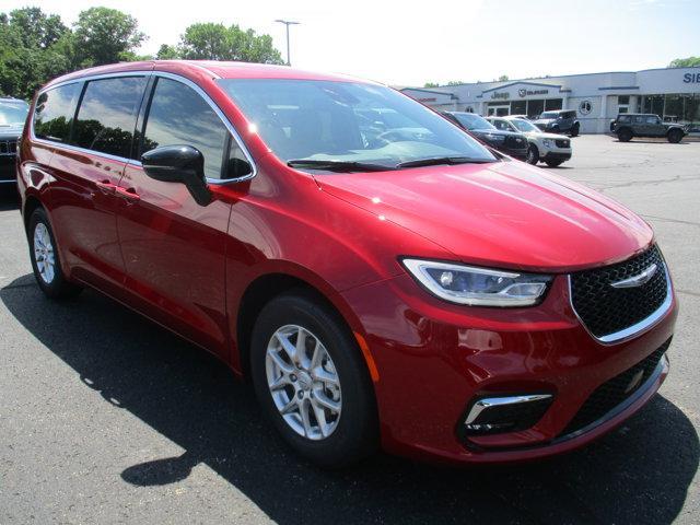 new 2025 Chrysler Pacifica car, priced at $45,941