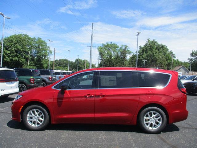 new 2025 Chrysler Pacifica car, priced at $45,941