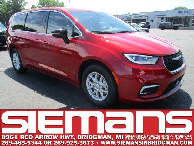 new 2025 Chrysler Pacifica car, priced at $45,941