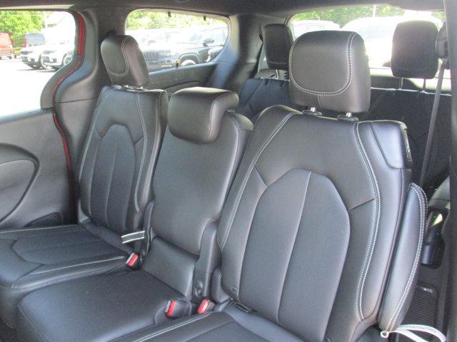 new 2025 Chrysler Pacifica car, priced at $45,941