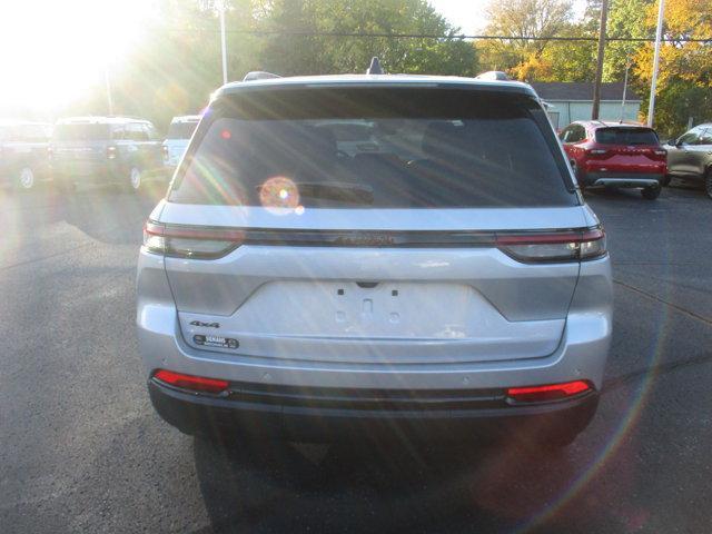 new 2025 Jeep Grand Cherokee car, priced at $42,995