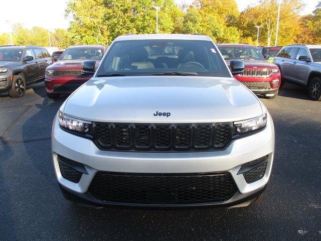 new 2025 Jeep Grand Cherokee car, priced at $42,995