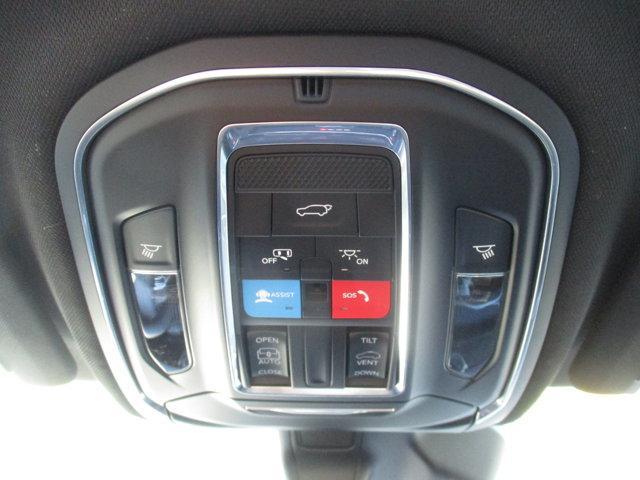 new 2025 Jeep Grand Cherokee car, priced at $42,995