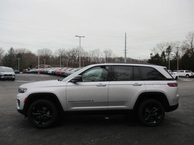 new 2024 Jeep Grand Cherokee car, priced at $44,295