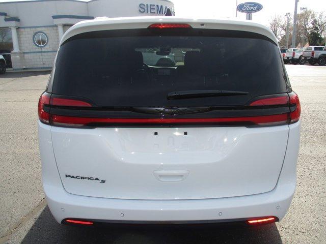 new 2024 Chrysler Pacifica car, priced at $45,995