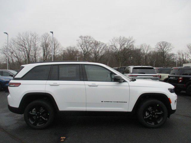 new 2024 Jeep Grand Cherokee car, priced at $43,995