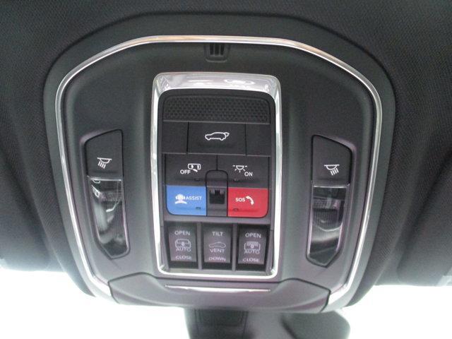 new 2025 Jeep Grand Cherokee car, priced at $49,995