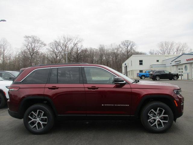 new 2025 Jeep Grand Cherokee car, priced at $43,995