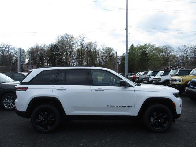 new 2024 Jeep Grand Cherokee car, priced at $49,695