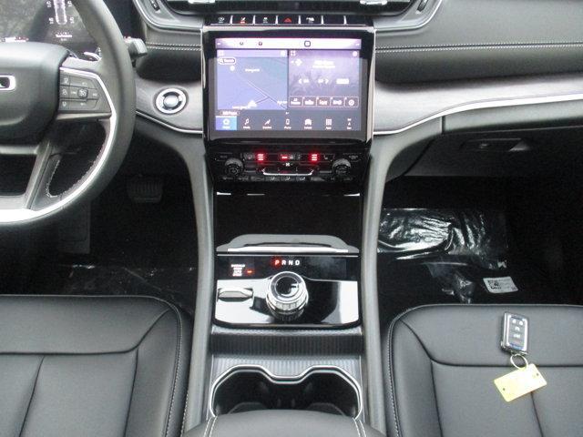 new 2025 Jeep Grand Cherokee car, priced at $49,495