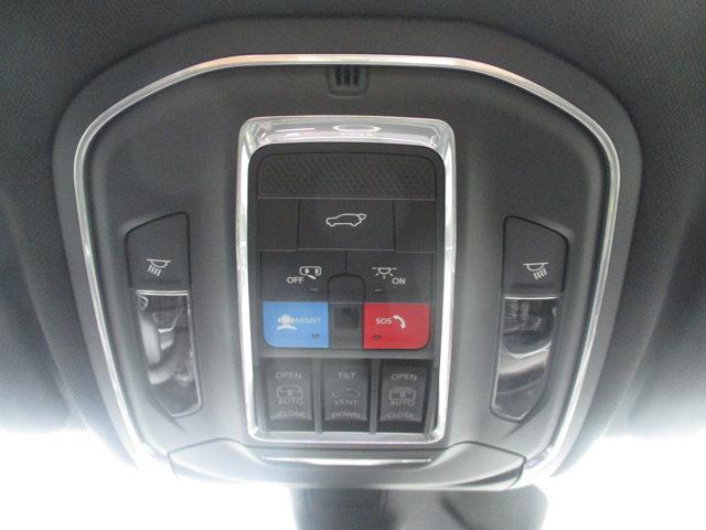 new 2025 Jeep Grand Cherokee car, priced at $49,495