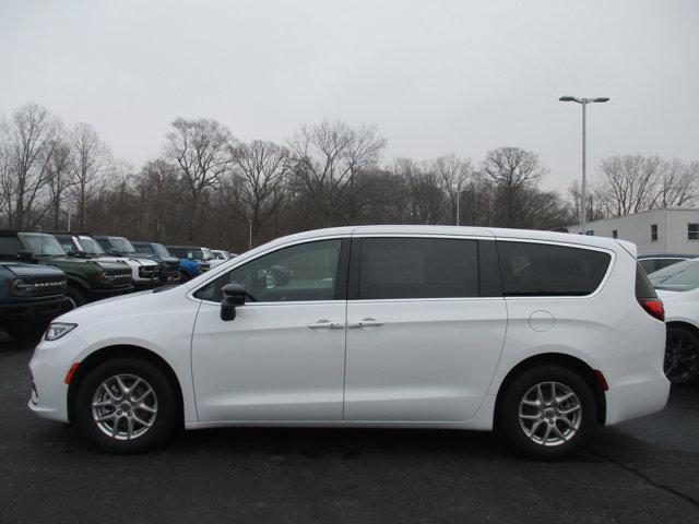 new 2025 Chrysler Pacifica car, priced at $40,495