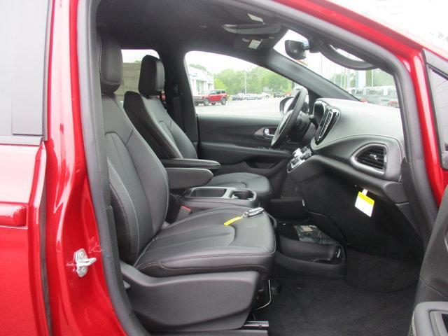 new 2026 Chrysler Pacifica car, priced at $43,995