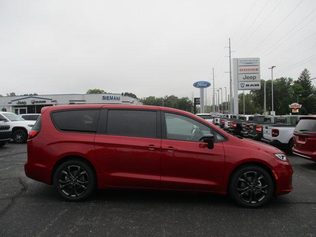 new 2026 Chrysler Pacifica car, priced at $43,995