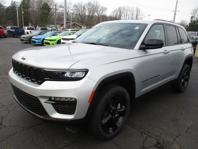 new 2025 Jeep Grand Cherokee car, priced at $50,020