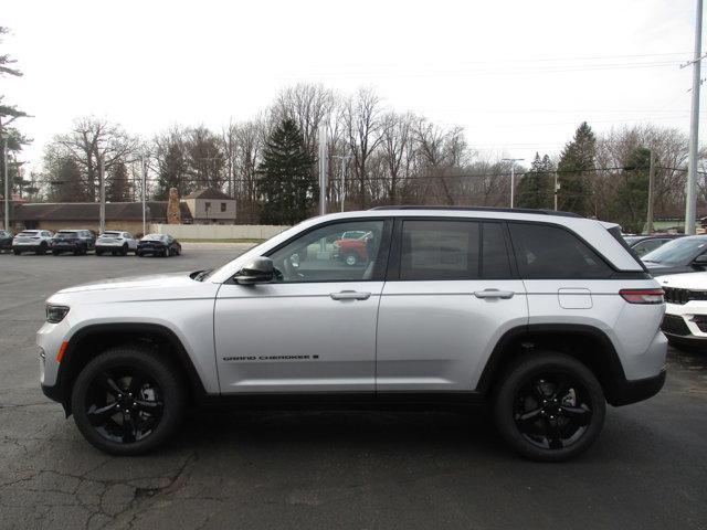 new 2025 Jeep Grand Cherokee car, priced at $50,020