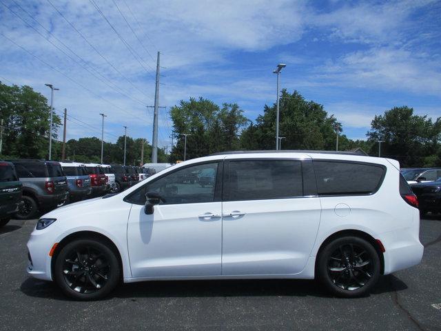 new 2025 Chrysler Pacifica car, priced at $48,096