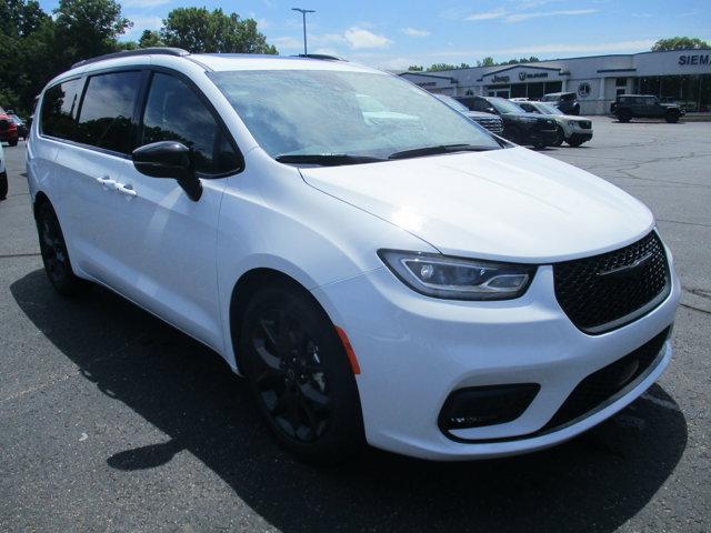 new 2025 Chrysler Pacifica car, priced at $48,096