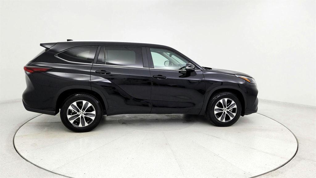 used 2024 Toyota Highlander car, priced at $41,305