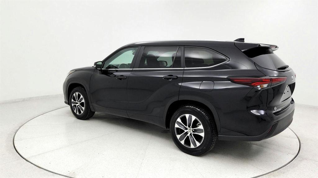 used 2024 Toyota Highlander car, priced at $41,305
