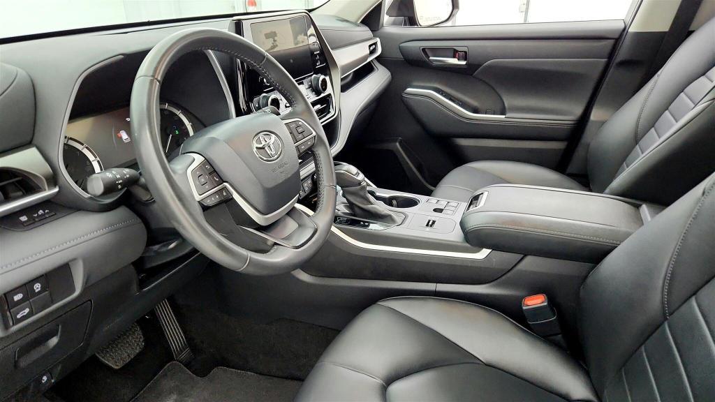 used 2024 Toyota Highlander car, priced at $41,305