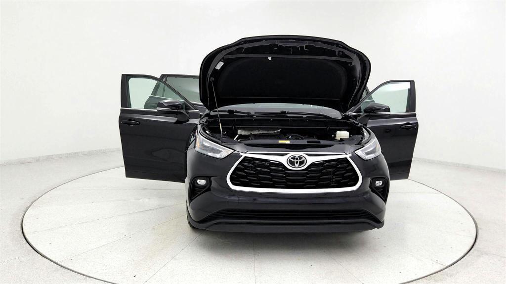 used 2024 Toyota Highlander car, priced at $41,305