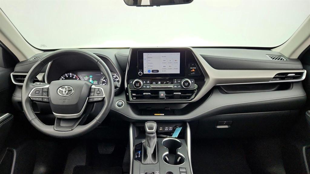 used 2024 Toyota Highlander car, priced at $41,305