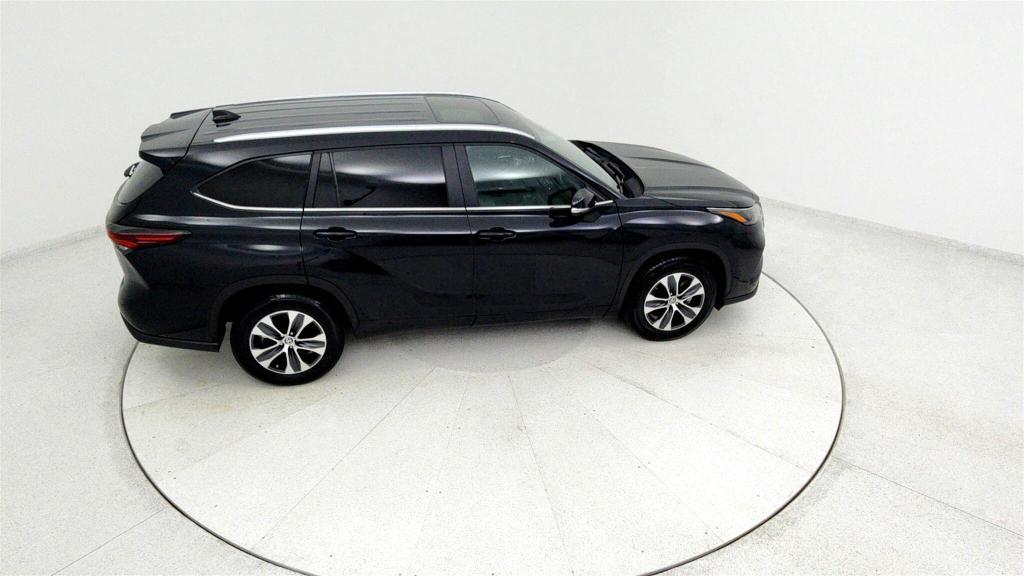 used 2024 Toyota Highlander car, priced at $41,305