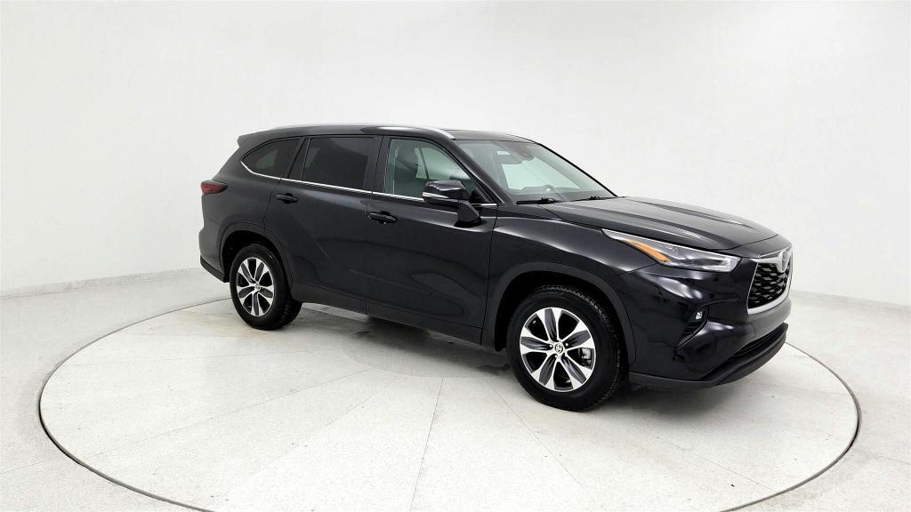 used 2024 Toyota Highlander car, priced at $41,305