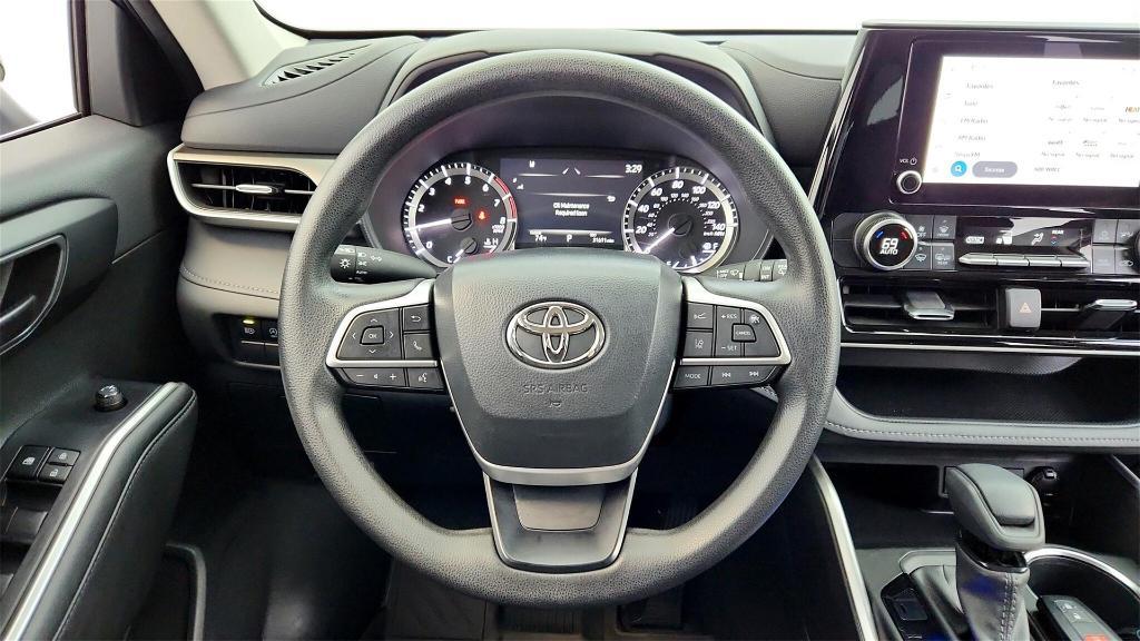 used 2023 Toyota Highlander car, priced at $33,505