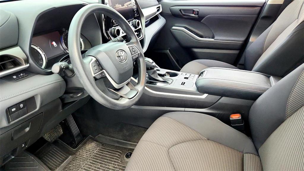 used 2023 Toyota Highlander car, priced at $33,505