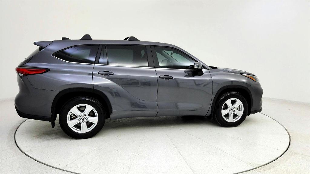 used 2023 Toyota Highlander car, priced at $33,505