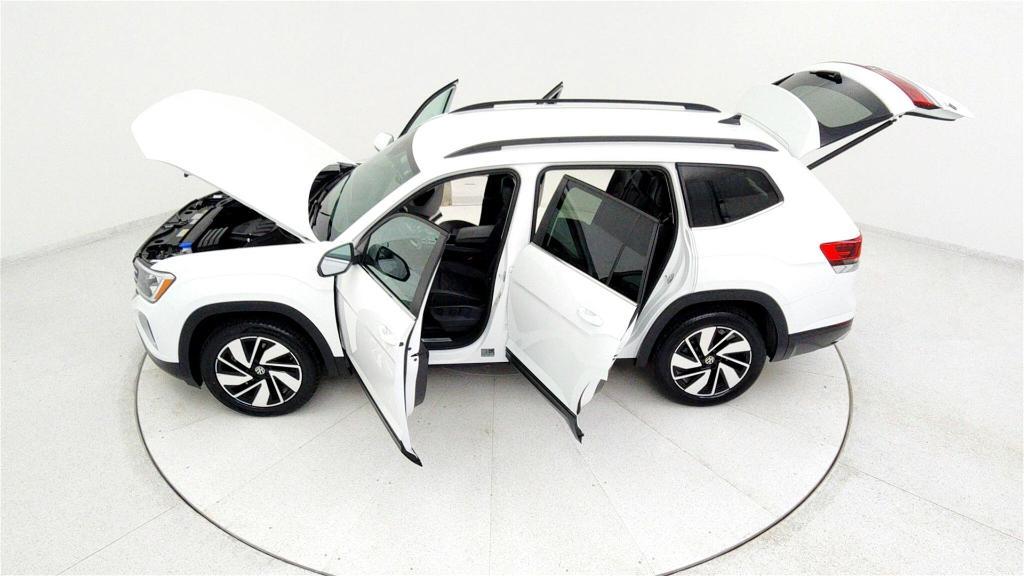 used 2024 Volkswagen Atlas car, priced at $32,999