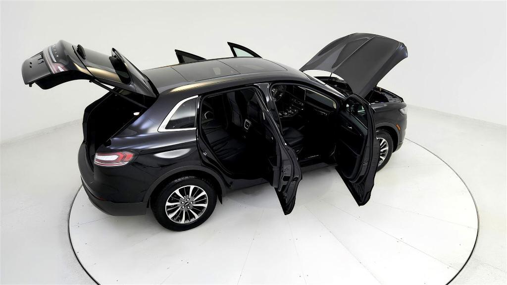 used 2023 Lincoln Nautilus car, priced at $35,994