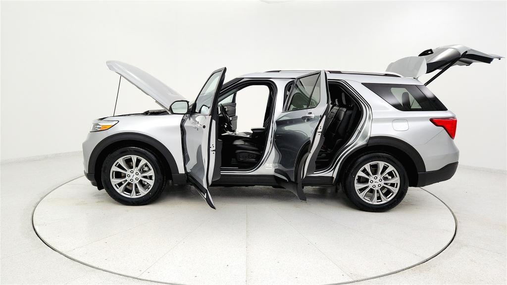 used 2024 Ford Explorer car, priced at $29,872