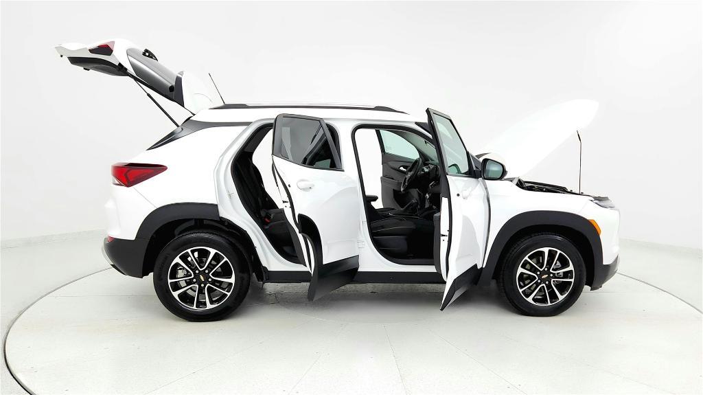 used 2024 Chevrolet TrailBlazer car, priced at $21,316